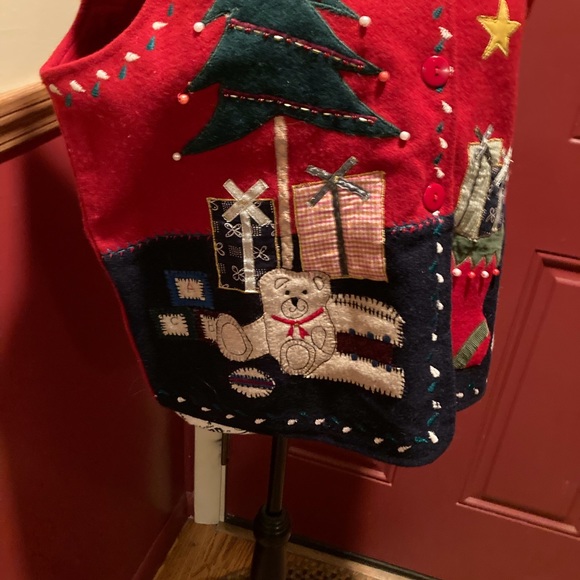 Adorable Christmas Vest - Picture 3 of 4